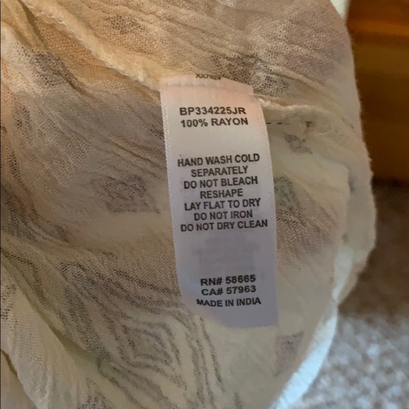 Sun & Shadow XS Blouse - Picture 4 of 4